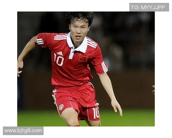 脚歪技术大咖盘点：那些用非传统脚法颠覆足球的球星